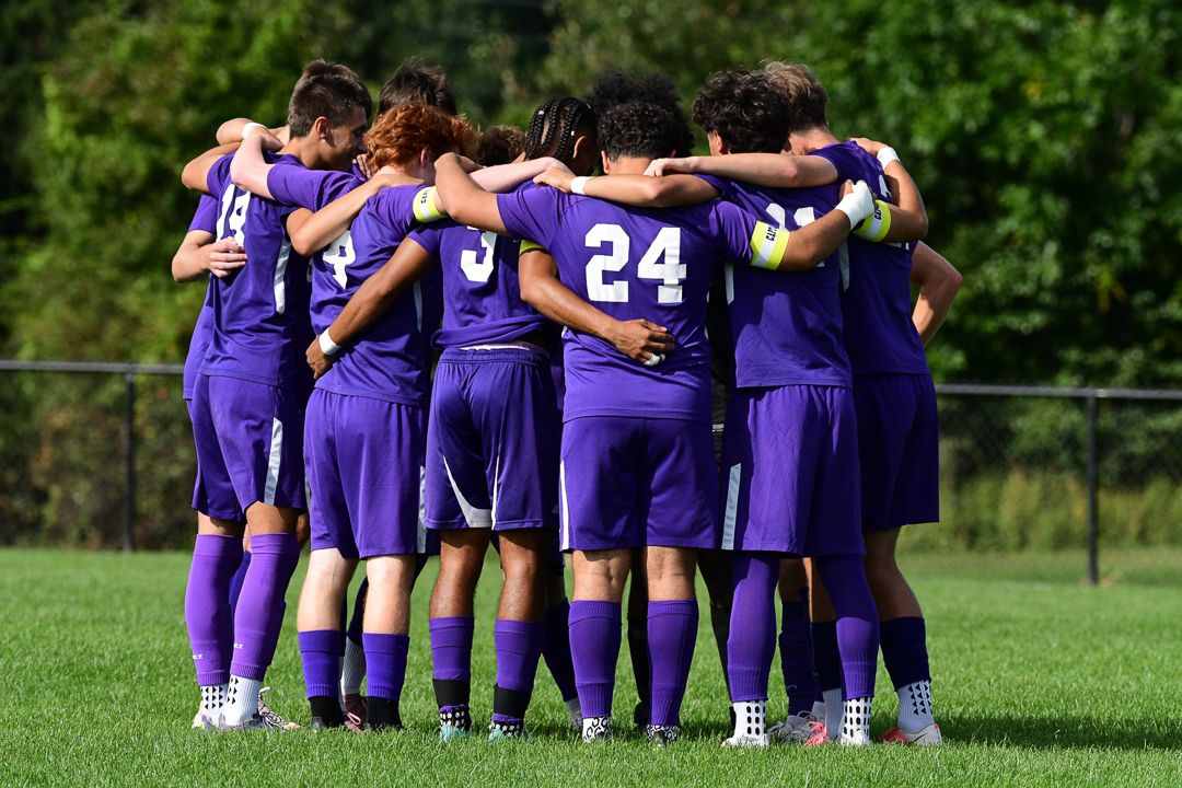 Soccer: Warwick huddles before its match against Delaware Valley — photographed by William Cutler for 845 Sports Rewind