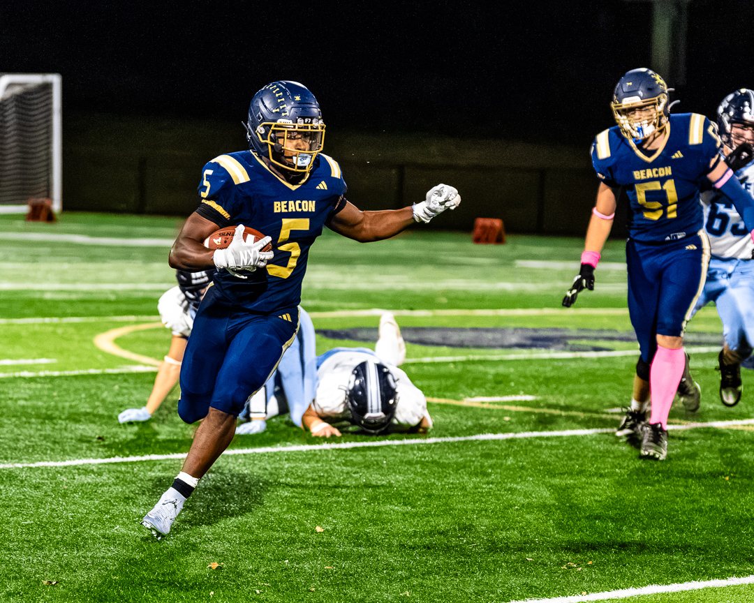 Football: Beacon&rsquo;s Elijah Epps (5) breaks into the open field against Saugerties &mdash; 845 Sports Rewind staff photo